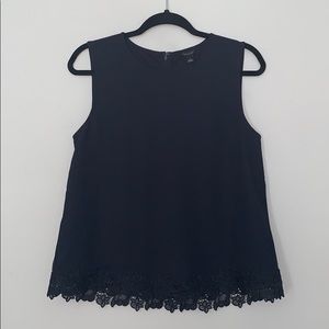 ☀️NWT Ann Taylor Lace Fringe Top☀️
